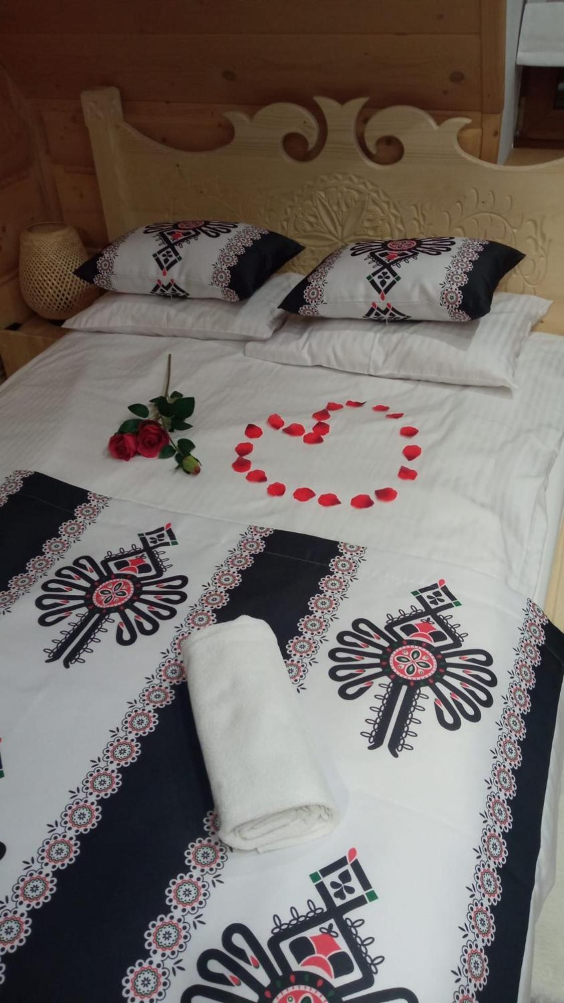 Villa Fortuna - Regionalne Apartamenty & Spa - Sauna, Grill, Jacuzzi Z Widokiem Na Tatry Zakopane Pokoj fotografie